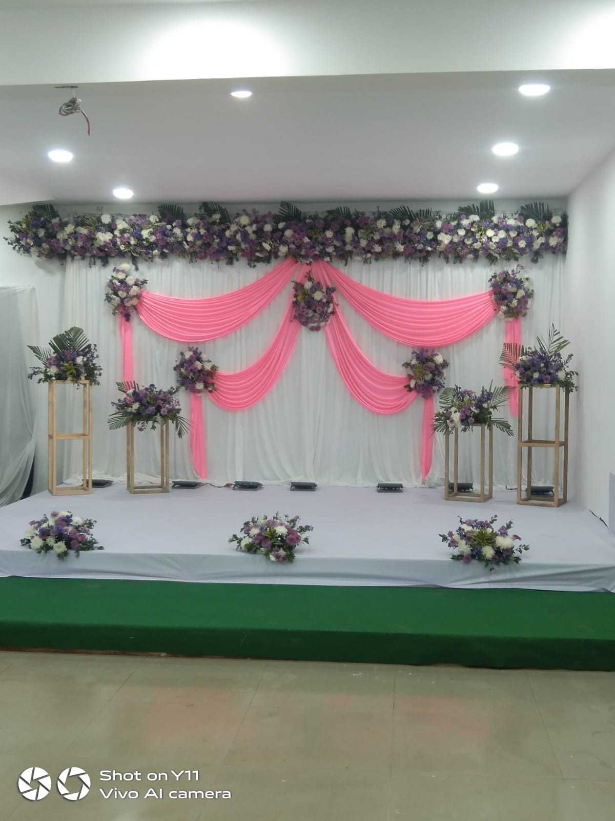 Banquet hall at Hotel Leela Imperial: stage decor to order