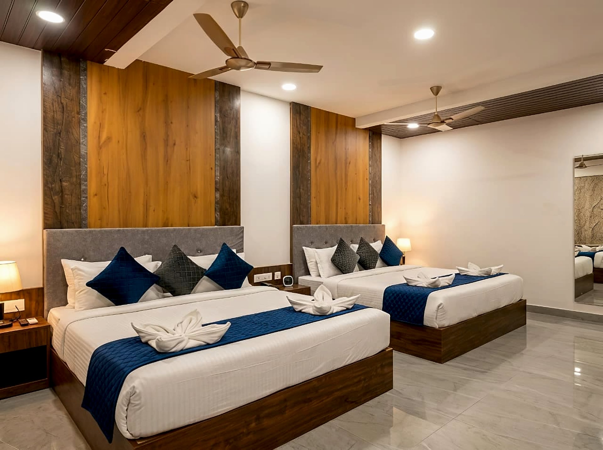 twin/triple beds, wood accent panels, grey tufted headboards - high quality