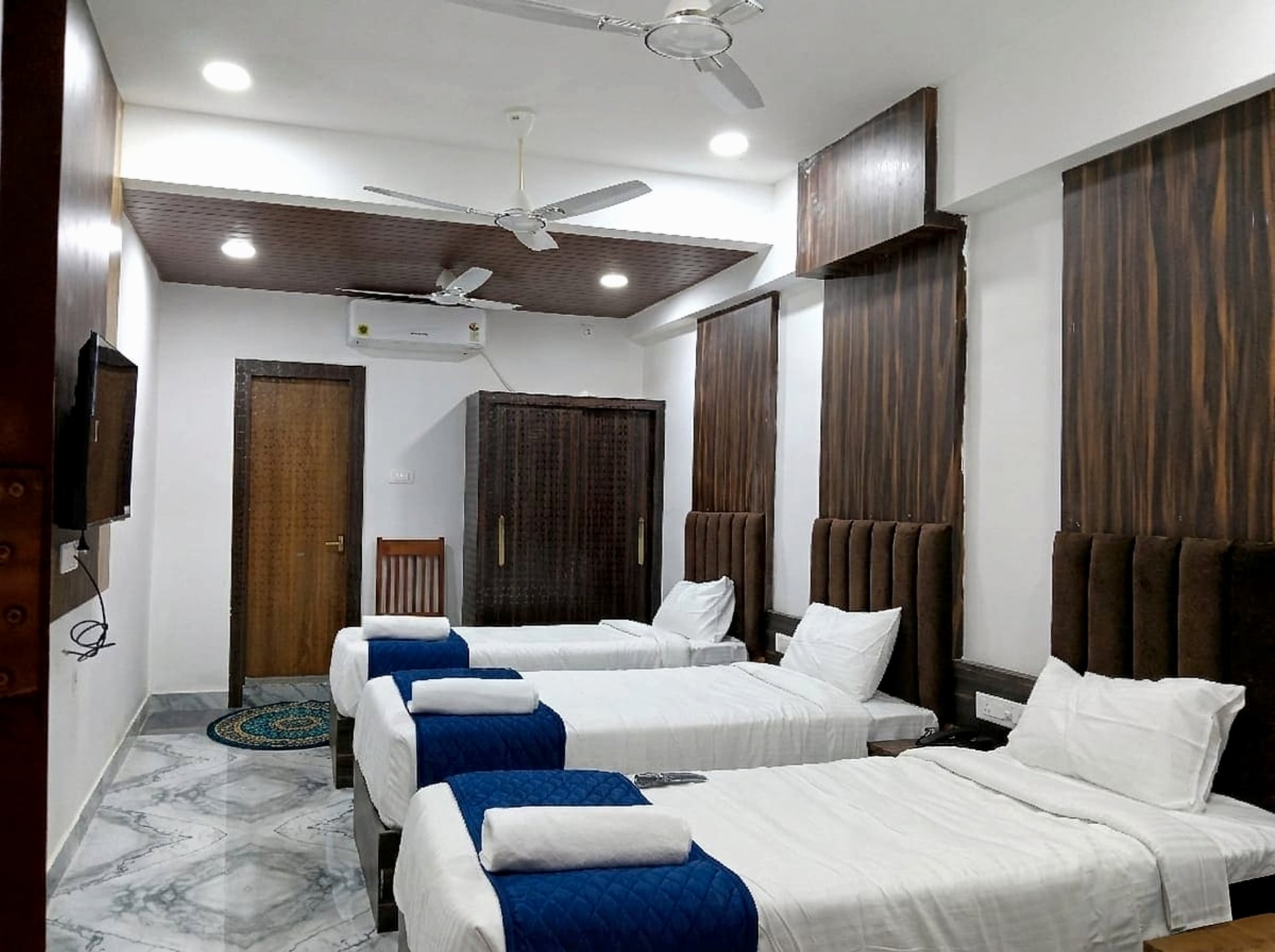 Triple bed room at Hotel Leela Imperial