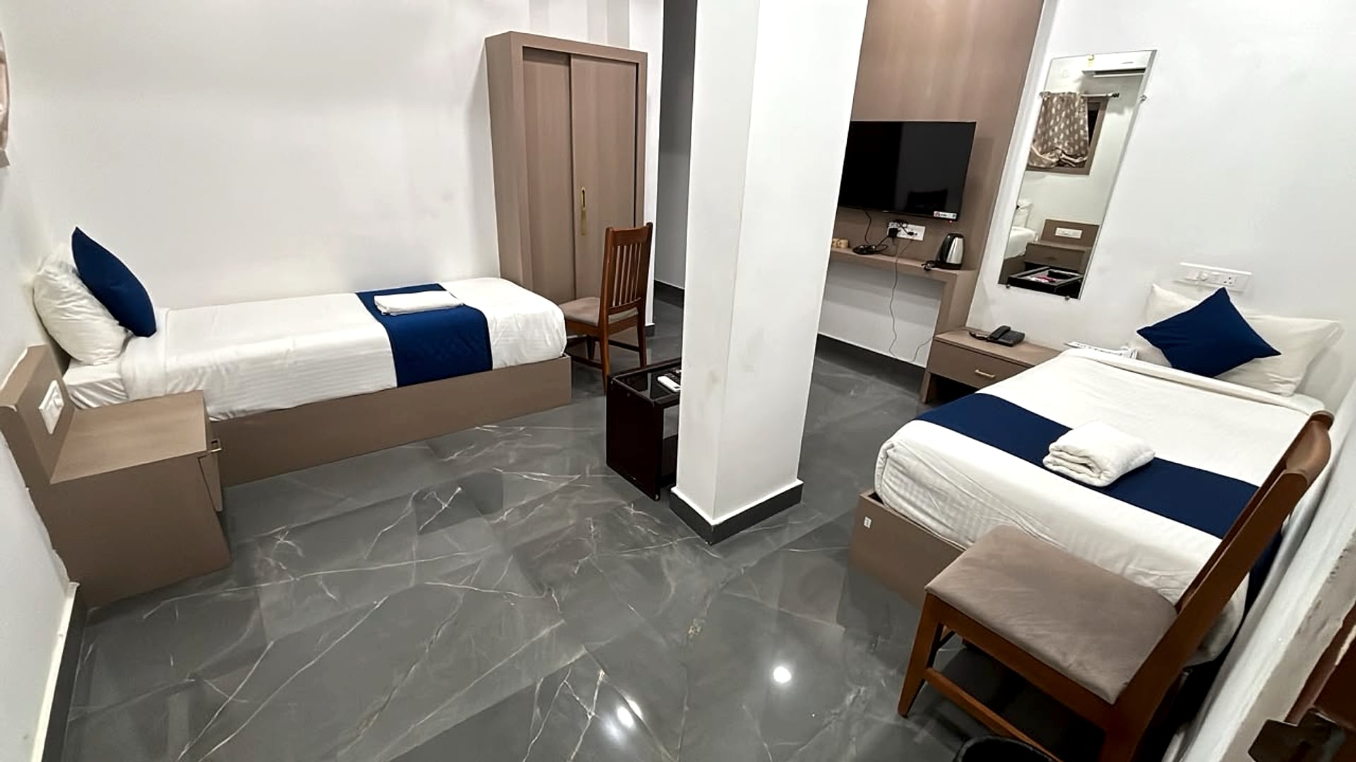Twin Bed Room at Hotel Leela Imperial